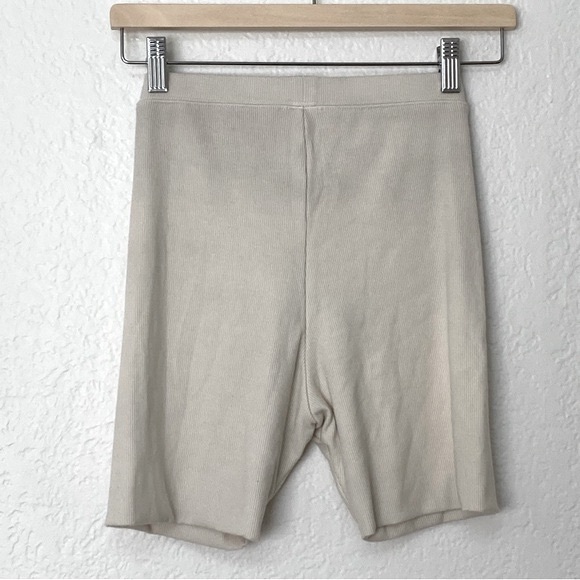 White Fox Offstage Ribbed Bike Shorts in Vanilla, Size S - Picture 4 of 6